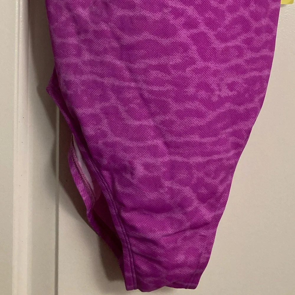 Nike Wild One Animal Print Sporty Swim Swimsuit NWT
